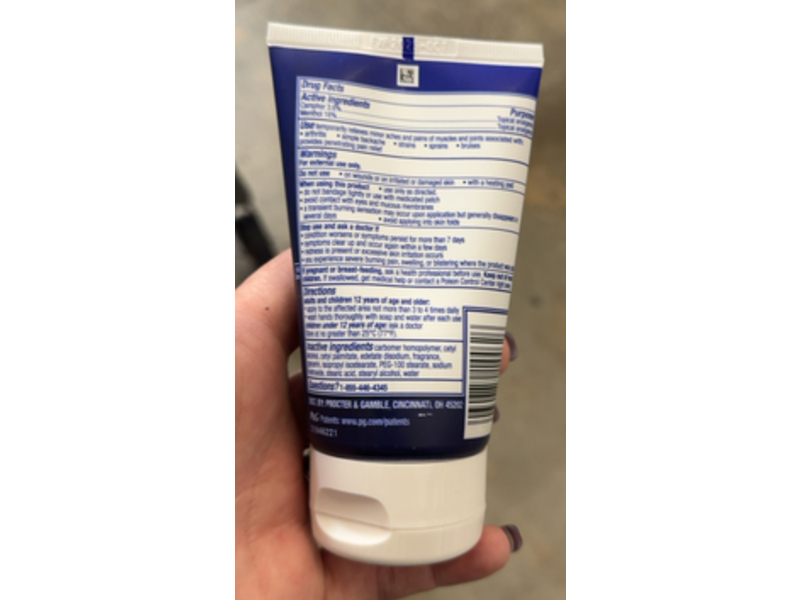 Vicks Vapo Freeze Pain Relieving Cream, Menthol Camphor, 3 oz/85 g