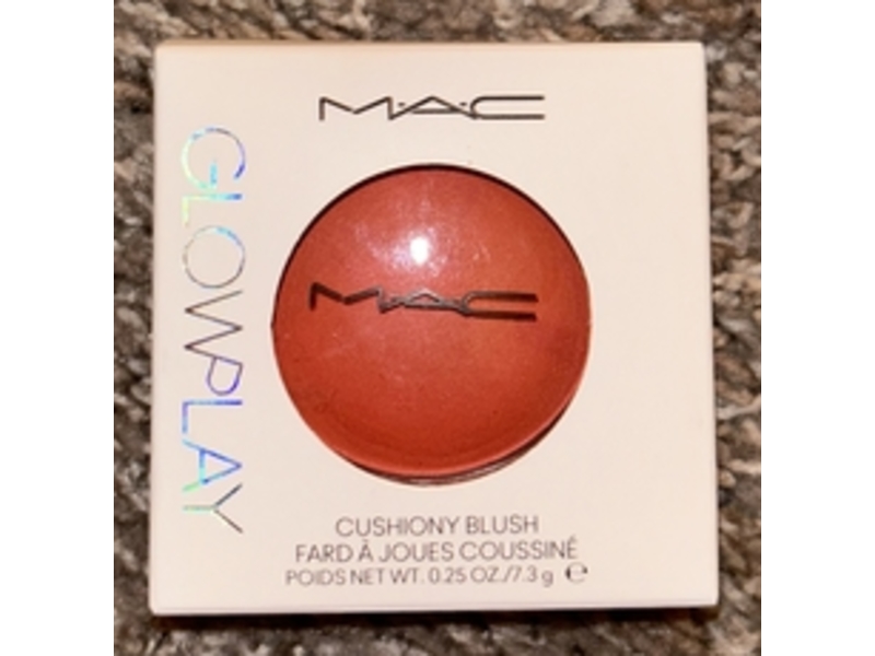 M.A.C Glow Play Cushiony Blush, 10 That's Peachy, 0.25 oz/7.3 g