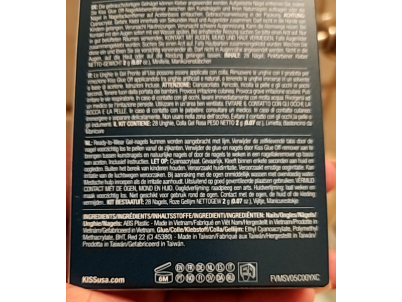 Kiss Voguish Fantasy Glue On Nails, Warm Hugs Medium Size, 28 Nails