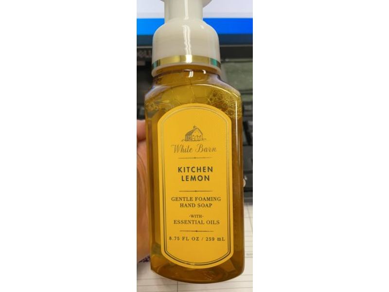Bath & Body Works White Barn, Gentle Foaming Hand Soap, Kitchen Lemon, 8.75 fl oz/259 mL