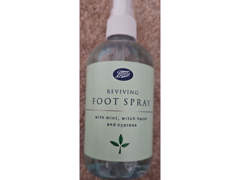 Boots Reviving Foot Spray with Mint, Witch Hazel & Cypress, 150 mL