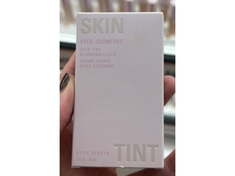 Kylie Cosmetics Skin Tint Blurring Elixir Foundation, 3.5 W, 1 fl oz/30 mL