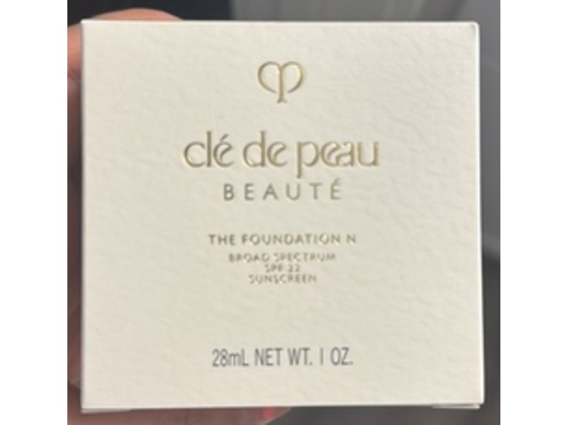 Cle De Peau Beaute The Foundation, B10 Light Beige, SPF 22, 1 oz/28 mL