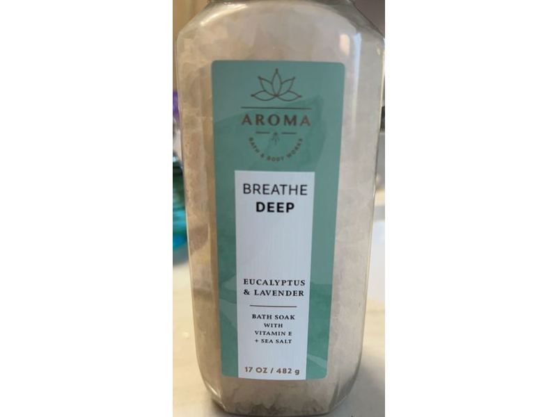 Bath & Body Works Breathe Deep Bath Soak, Eucalyptus & Lavender, 17 oz/482 g