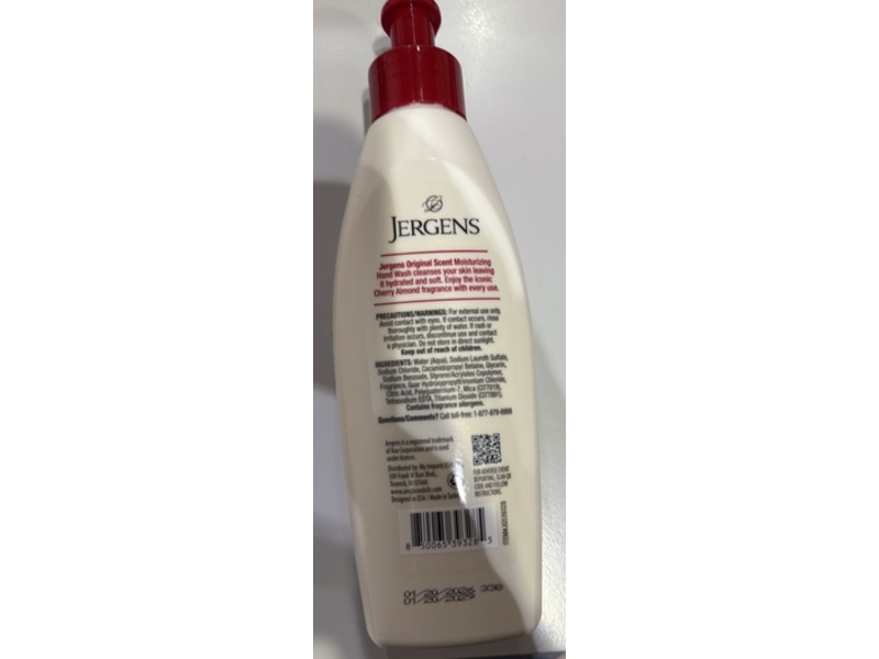Jergens Moisturizing Hand Wash, Cherry Almond, 8.45 fl oz/250 mL