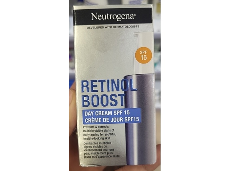Neutrogena Retinol Boost Day Cream, SPF 15, 50 mL