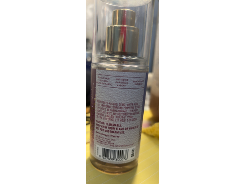 Bath & Body Works Fine Fragrance, Strawberry Snowflakes, 2.5 fl oz/75 mL