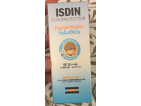 ISDIN Fotoprotector Fusion Water Pediatrics Sunscreen, SPF 50 UVB UVA Alta Protection - Image 2