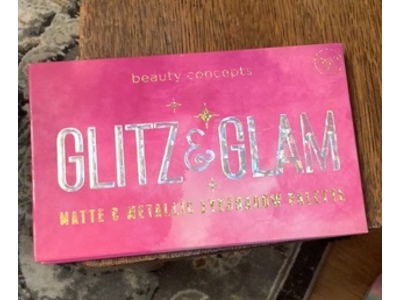 Beauty Concepts Matte & Metallic Eyeshadow Palette, Glitz & Glam, 0.039 oz/1.1 g