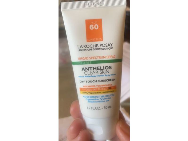 La Roche-Posay Anthelios Clear Skin Sunscreen, Oil Free, SPF 60, 1.7 fl oz/50 mL