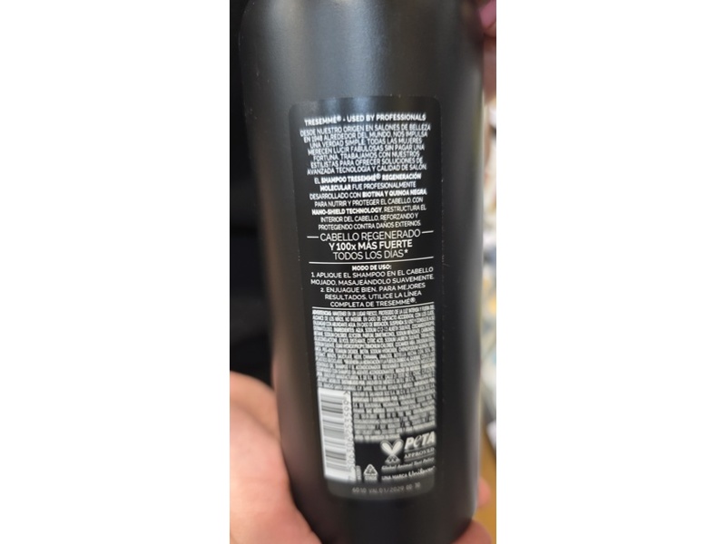 TRESemme Regeneracion Molecular Shampoo, Biotin & Quinoa Negra Nano-Sheild Technology, 715 mL