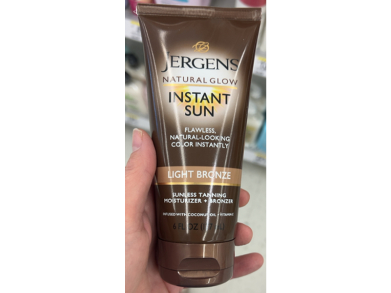 Jergens Natural Glow Instant Sunless Tanning Moisturizer + Bronzer, Light Bronze, 6 fl oz/177 mL