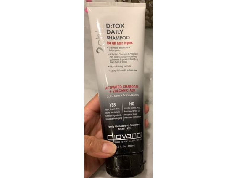 Giovanni 2Chic D:Tox Daily Shampoo, 8.5 fl oz/250 mL