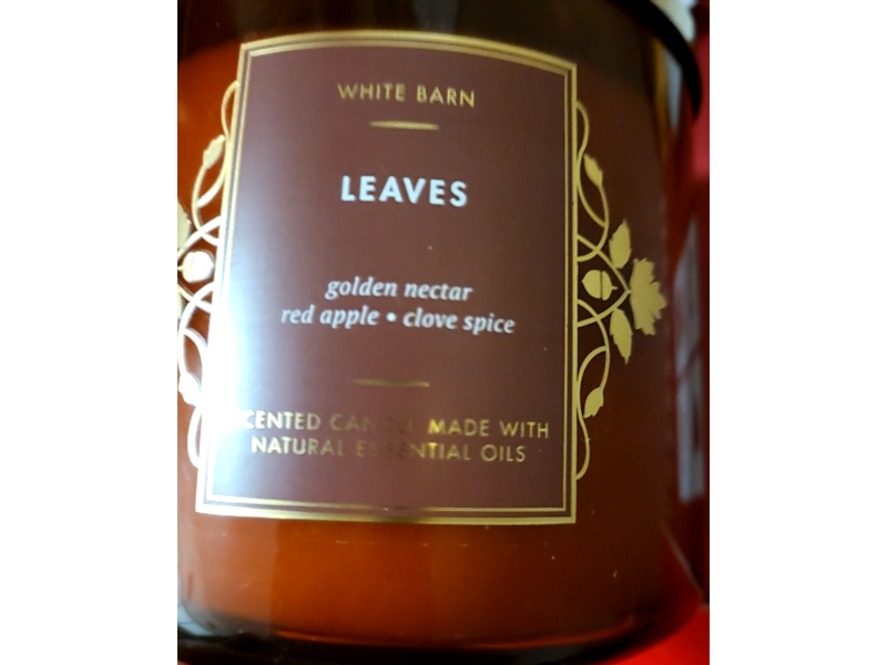 White Barn Candle, Leaves Scented, 14.5 oz/411 g