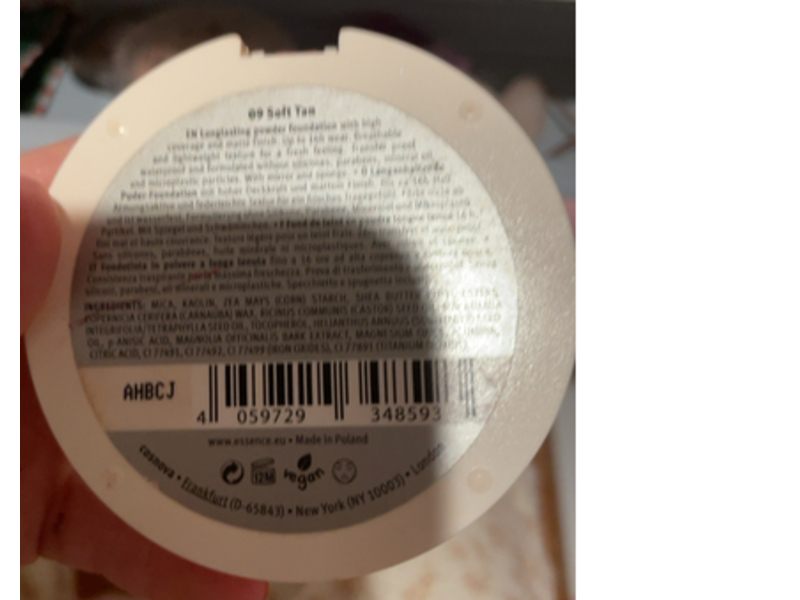 Essence 16Hrs Cover & Last Powder Foundation, 09 Soft Tan, 0.28 oz/8 g