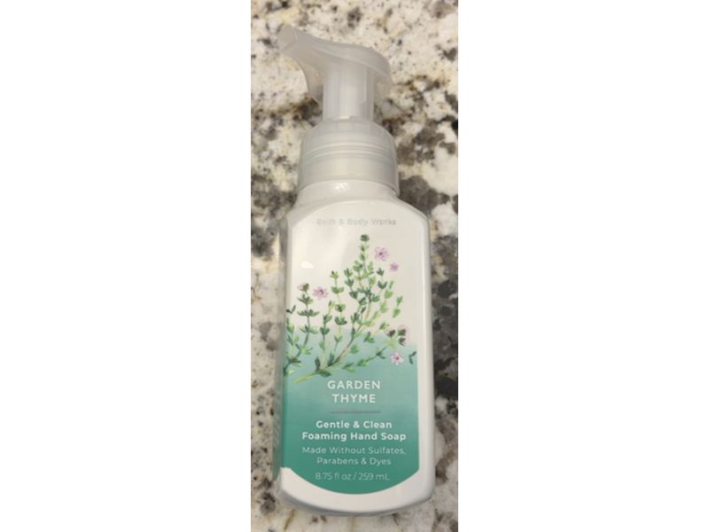 Bath & Body Works Foaming Hand Soap, Garden Thyme, 8.75 fl oz/259 mL, Pack Of 2