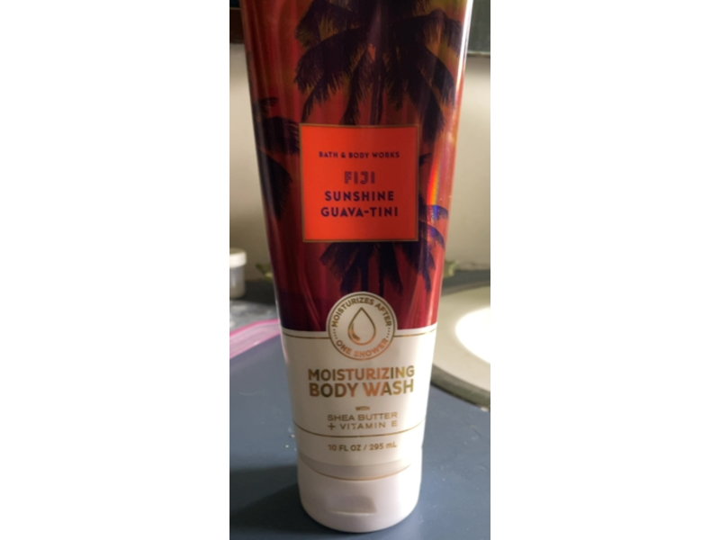 Bath & Body Works Moisturizing Body Wash, Fijij Sunshine Guave -Tini, 10 fl oz/295 mL