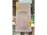 Marc Jacobs Eau De Toilette Spray, Daisy Eau So Fresh, 4.2 fl oz/125 mL - Image 3