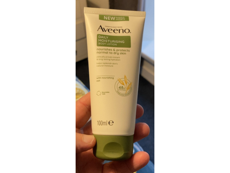 Aveeno Daily Moisturizing Body Lotion, 100 mL