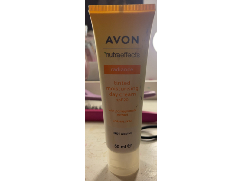 Avon Nutra Effects Radiance Tinted Moisturising Day Cream, SPF 20, 50 mL