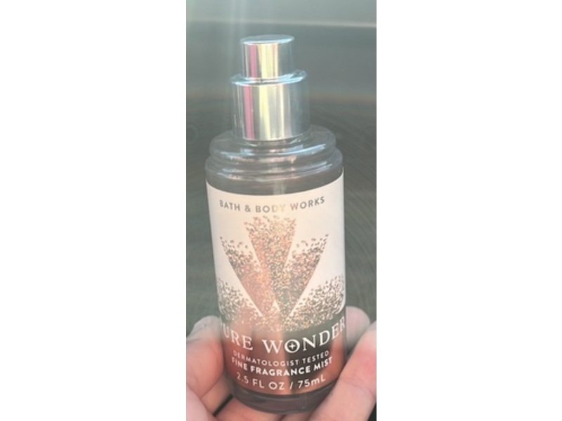 Bath & Body Works Fragrance Mist, Pure Wonder, 2.5 fl oz/75 mL