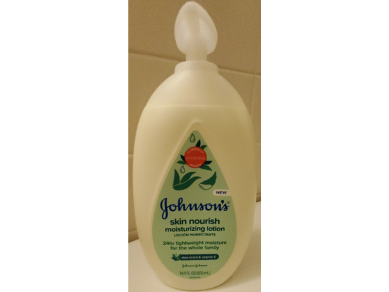Johnson's Skin Nourish Moisturizing Lotion, Aloe Scent & Vitamin E, 16.9 fl oz/500 mL
