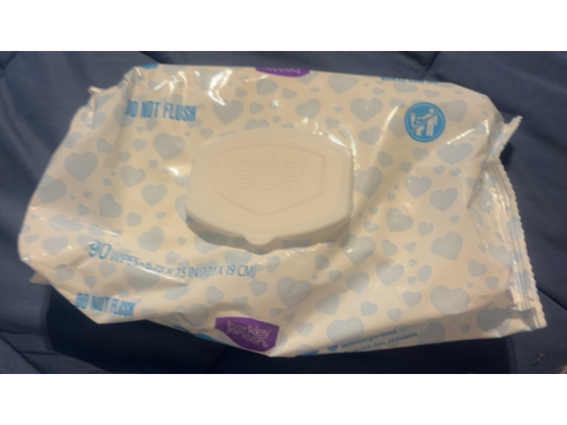Berkley Jensen Baby Wipes, Unscented, 90 Count
