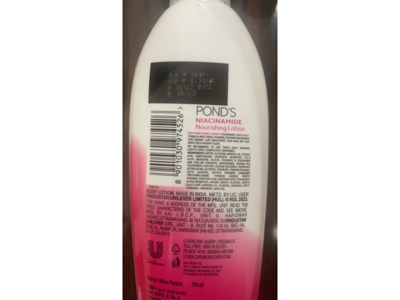 Pond's Niacinamide Soft Glowing Skin Nourishing Lotion, 275 mL
