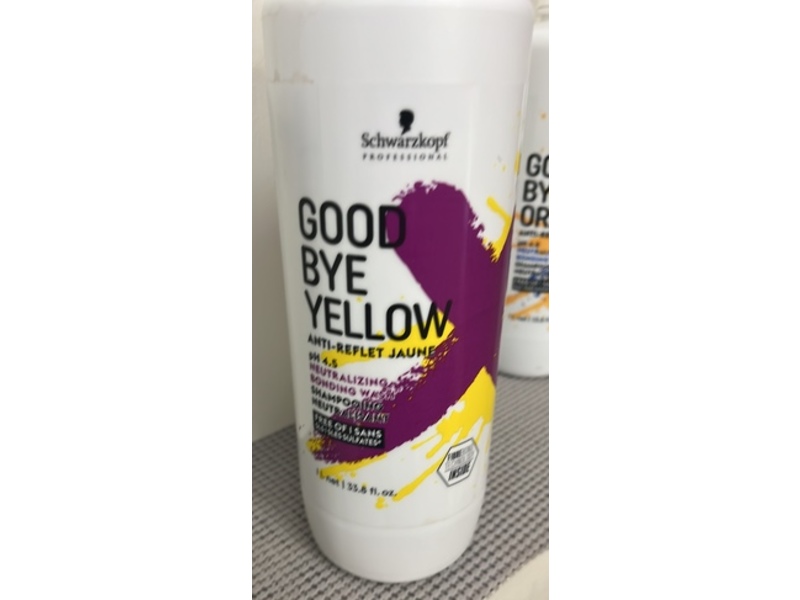 Schwarzkopf Professional Good Bye yellow Neutralizing Shampoo, 33.8 fl oz/1L