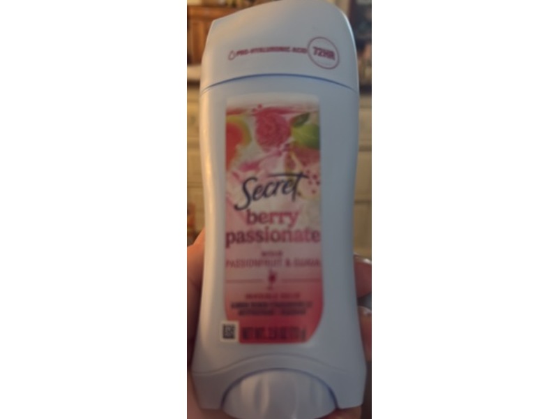 Secret Berry Passionate Invisible Solid Antiperspirant Deodorant, Passionfruit & Guava Scent, 2.6 oz/73 g
