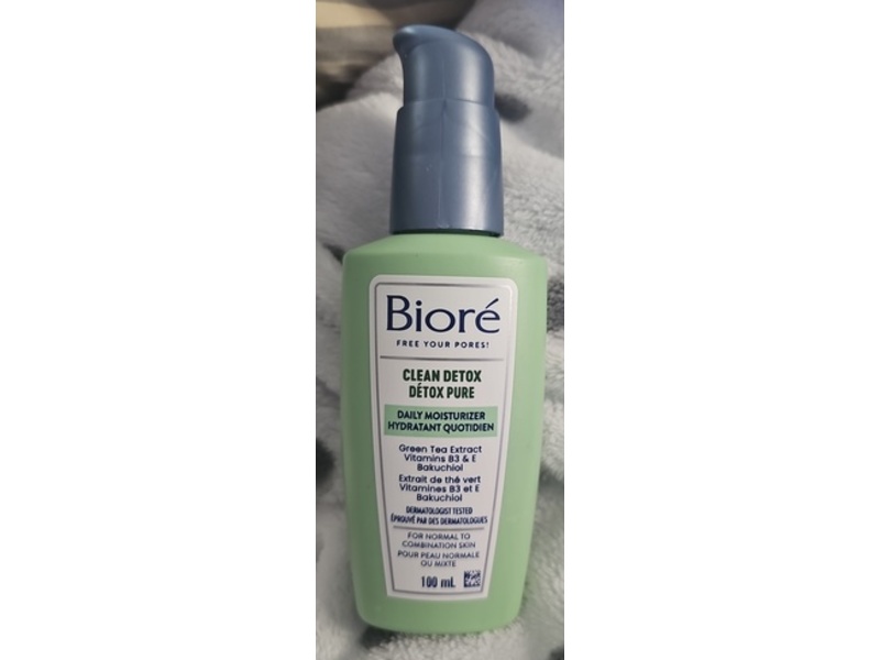 Biore Clean Detox Daily Moisturizer, 100 mL