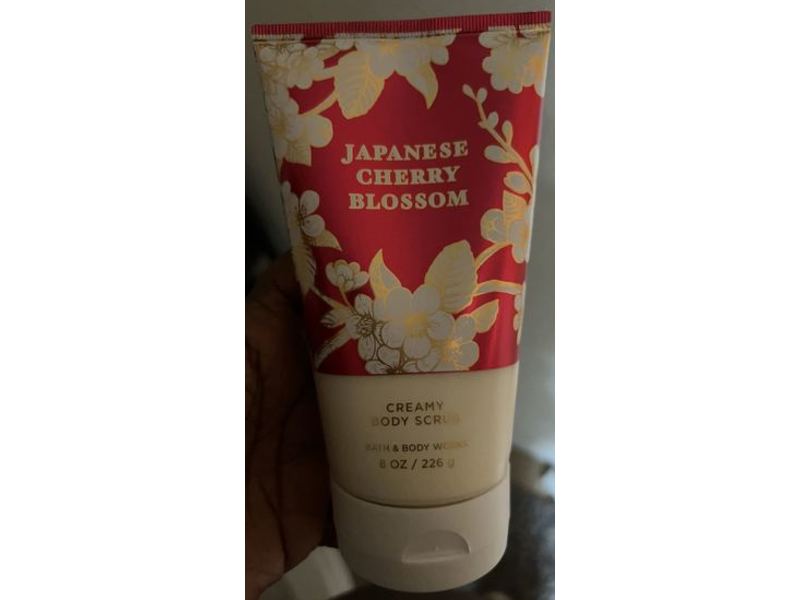 Bath & Body Works Japanese Cherry Blossom Creamy Body Scrub, 8 oz/226 g