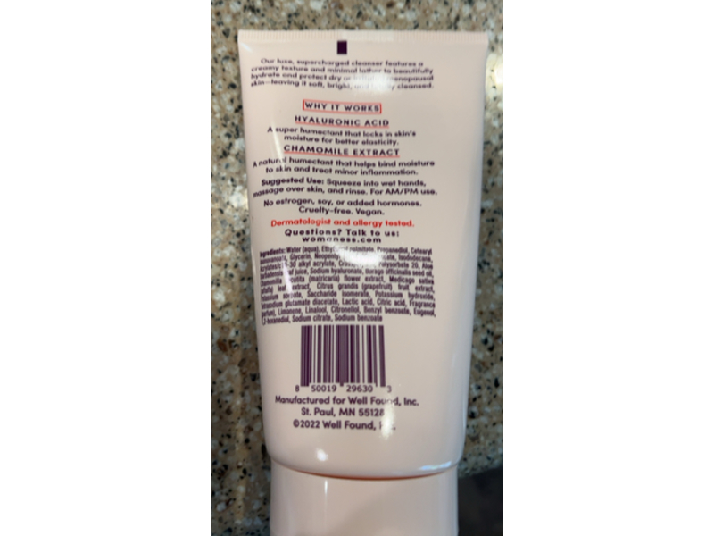 Womaness Clean Slate Facial Cleanser, Hyaluronic Acid & Chamomile Extract, 5 fl oz/148 mL