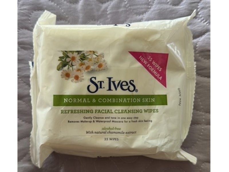 St. Ives Refreshing Facial Cleansing Wipes, 35 Count