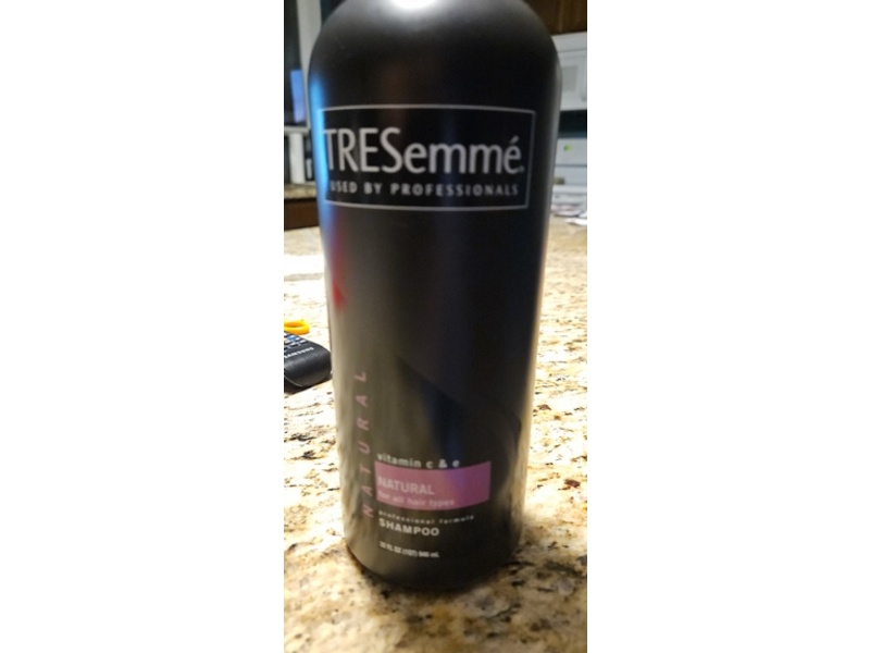Tresemme Natural Shampoo, Vitamin C & E, 32 fl oz/