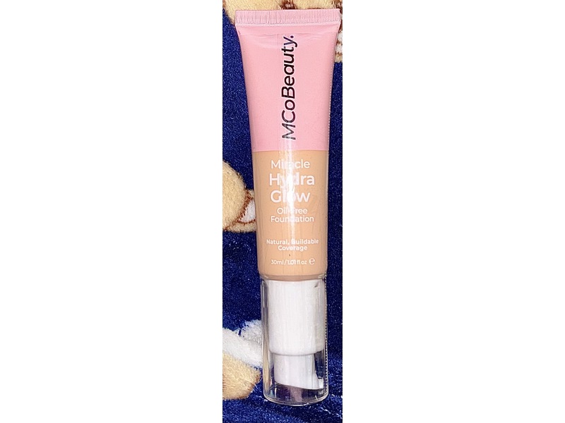 MCoBeauty Miracle Hydra Glow Oil Free Foundation, Classic Ivory, 1.01 fl oz/30 mL