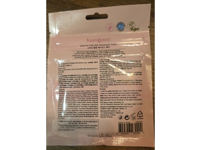 Sakura Huangjisoo Peeling Radiance Pads, 9 fl oz/275 g, 10 Count