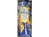 Downy Bloom Scent Booster Beads, Marigold, Honeyed Saffron & Golden Vanilla, 26.3 oz/745 g - thumbnail 2