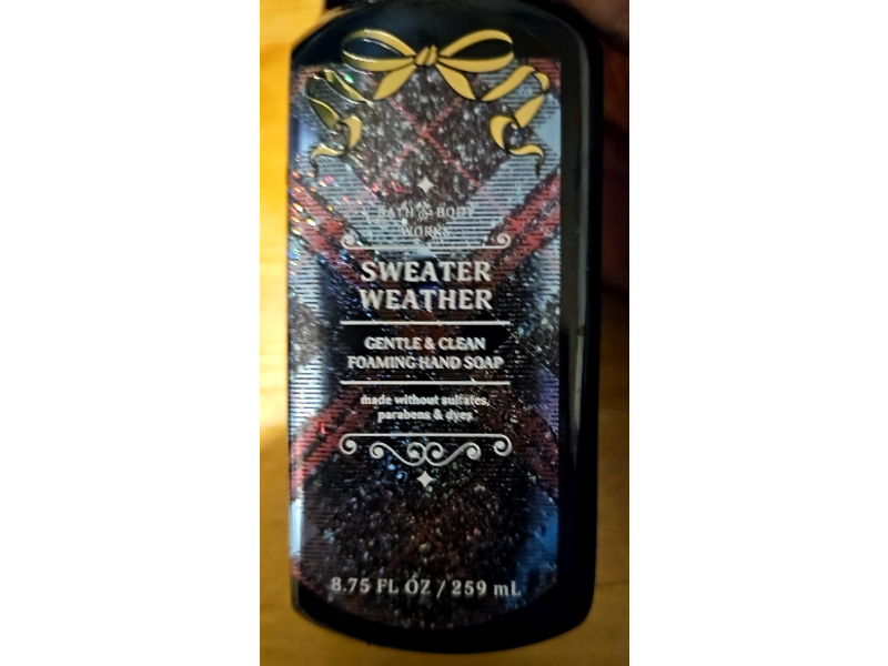 Bath & Body Works Gentle & Clean Foaming Hand Soap, Sweater Weather, 8.75 fl oz/259mL