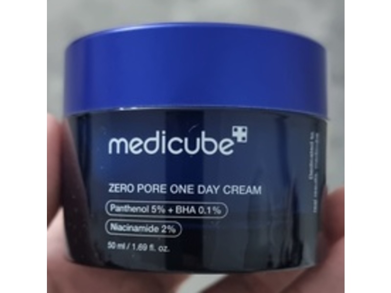 Medicube Zero Pore One Day Cream, Panthenol 5% + BHA 0.1 % & Niacinamide 2%, 1.69 fl oz/50 mL