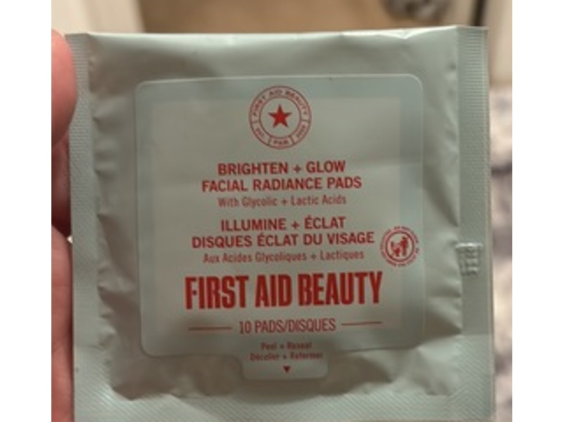 First Aid Beauty Brighten+Glow Facial Radiance Pads, Glycolic+Lactic Acids, 10 Count