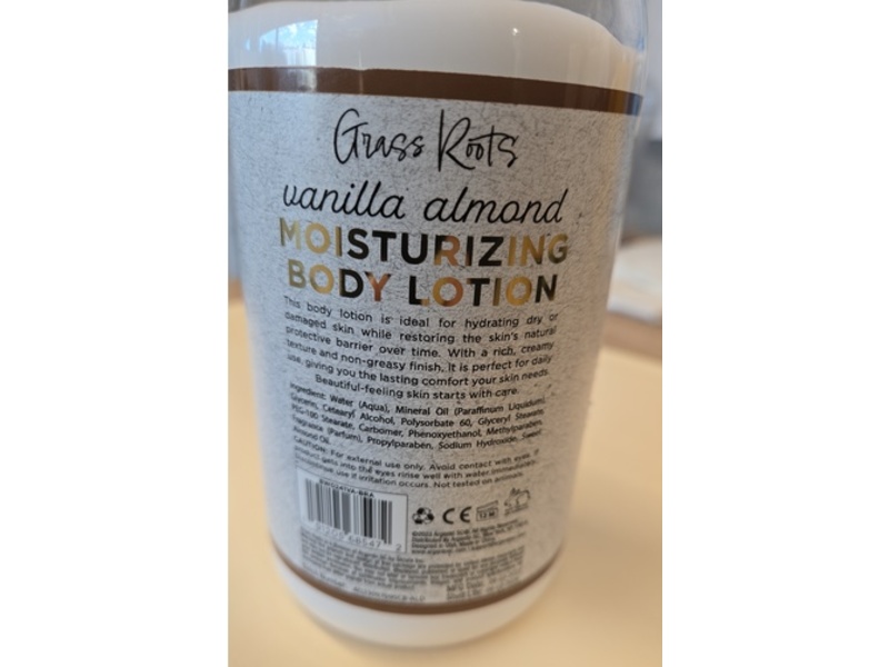 Grass Roots Moisturizing Body Lotion, Vanilla Almond, 16.9 fl oz/500 mL