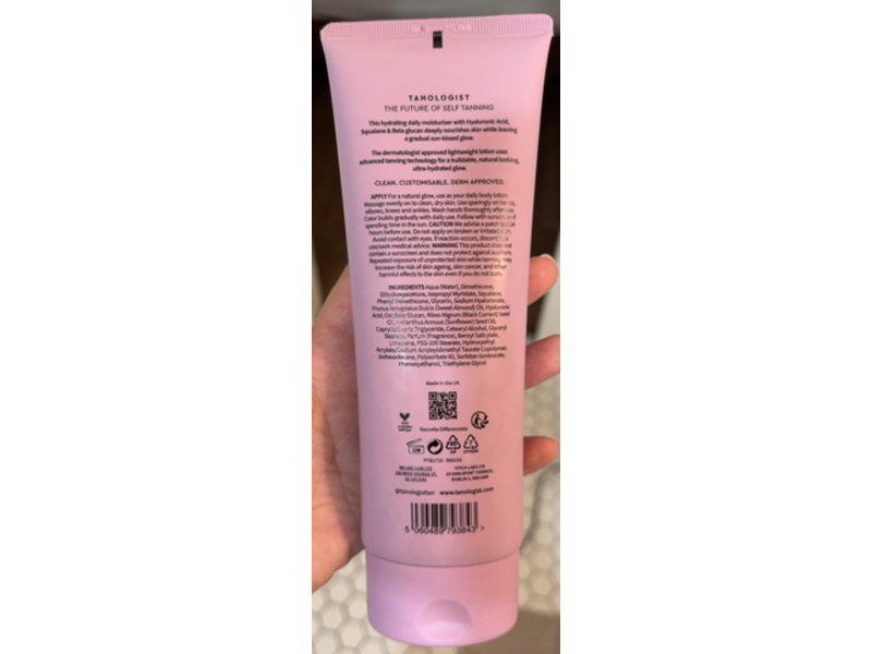 Tanologist Daily Glow Hydrating Gradual Tan Lotion, Medium/Dark, 8.45 fl oz/250 mL