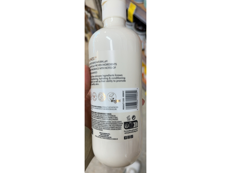 Baylis & Harding Kindness Cleanse & Glow Body Wash, Vitamin C + Niacinamide, 16.9 fl oz/500 mL