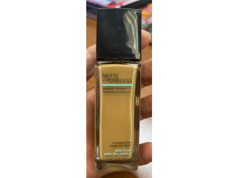 Maybelline New York Fit Me Matte + Pore Less Foundation, 228 Soft Tan, 1 fl oz/30 mL