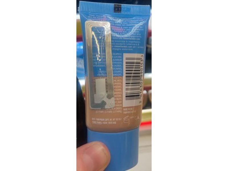 Rimmel Kind & Free Moisturising Skin Tint Foundation, 201 Classic Beige, 1 fl oz/30 mL