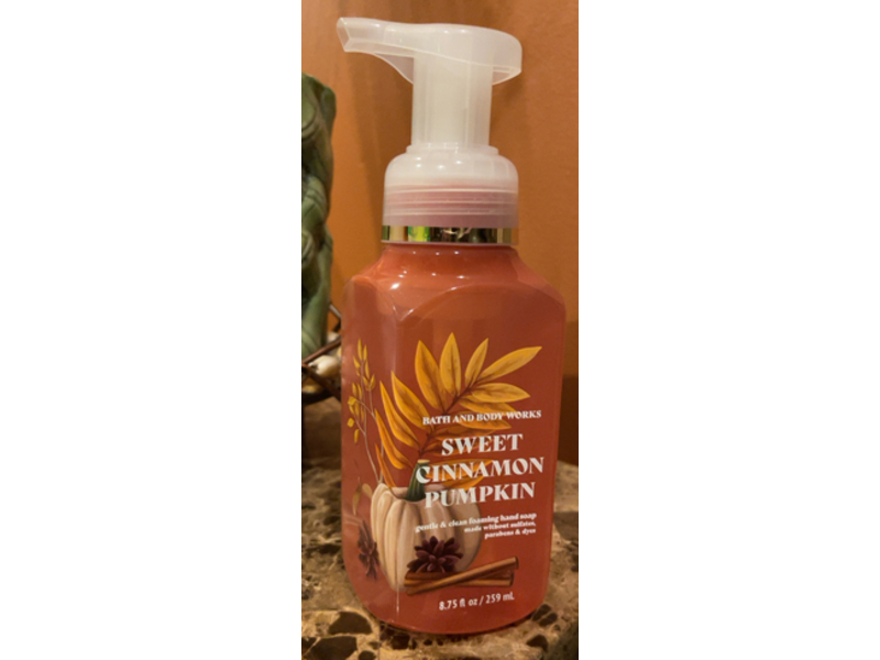 Bath & Body Works Sweet Cinnamon Pumpkin, Gentle & Clean Foaming Hand Soap 8.75 fl oz/259 mL