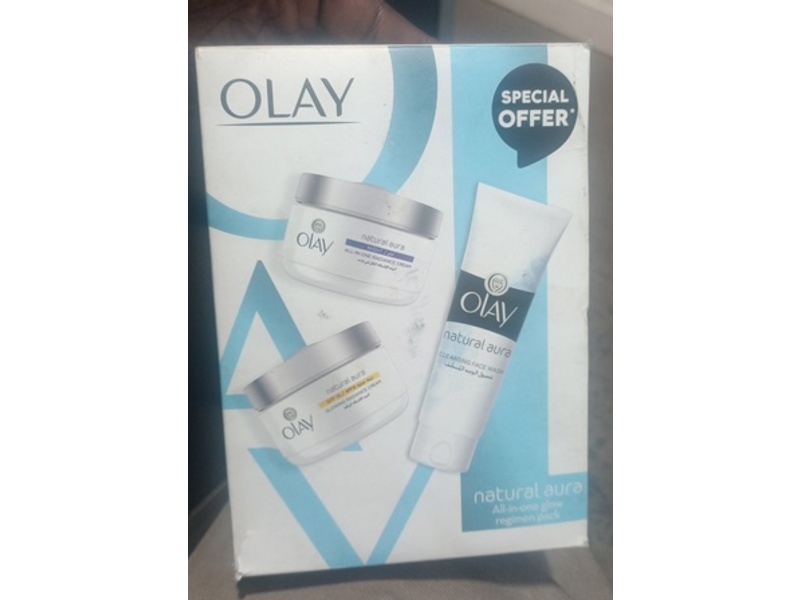 Olay Natural Aura All-In-One Radiance Set