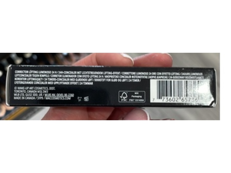 M.A.C Studio Radiance Concealer, NW25, 0.3 oz/11 mL