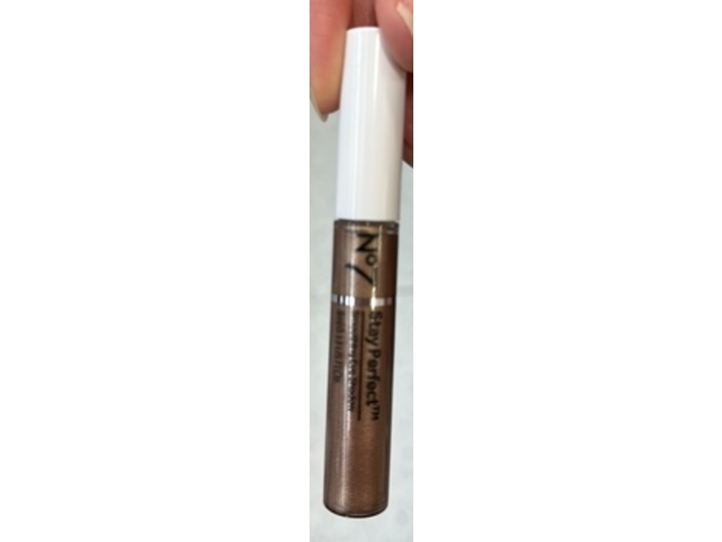 No7 Stay Perfect Smoothing Eyeshadow, Bronze, 1.3 fl oz/4 mL